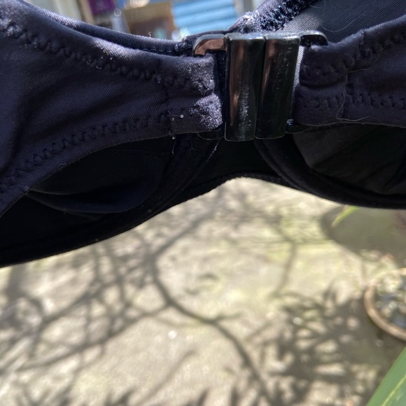 Bikini Too - Picture 3 of 3